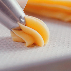 Papier cuisson silicon&eacute; micro perfor&eacute; 59,2x39,2 cm (x200)