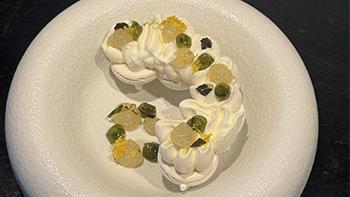 Pavlova yuzu basilic