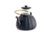 Théière en fonte Ibili modèle Yunnan couleur noire, anse couleur or, filtre amovible, contenance 1L